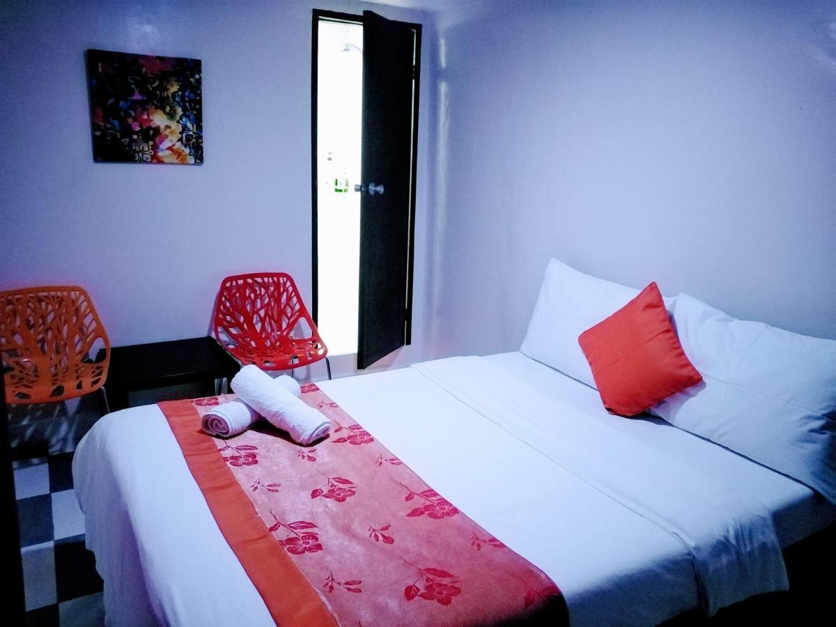 Halfway House Hostel Mactan Cebu Airport Μακτάν Εξωτερικό φωτογραφία