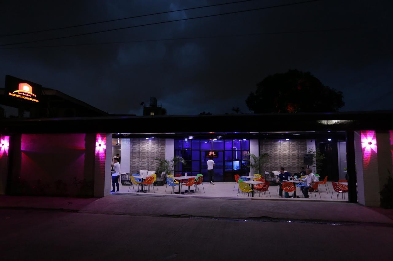Halfway House Hostel Mactan Cebu Airport Μακτάν Εξωτερικό φωτογραφία