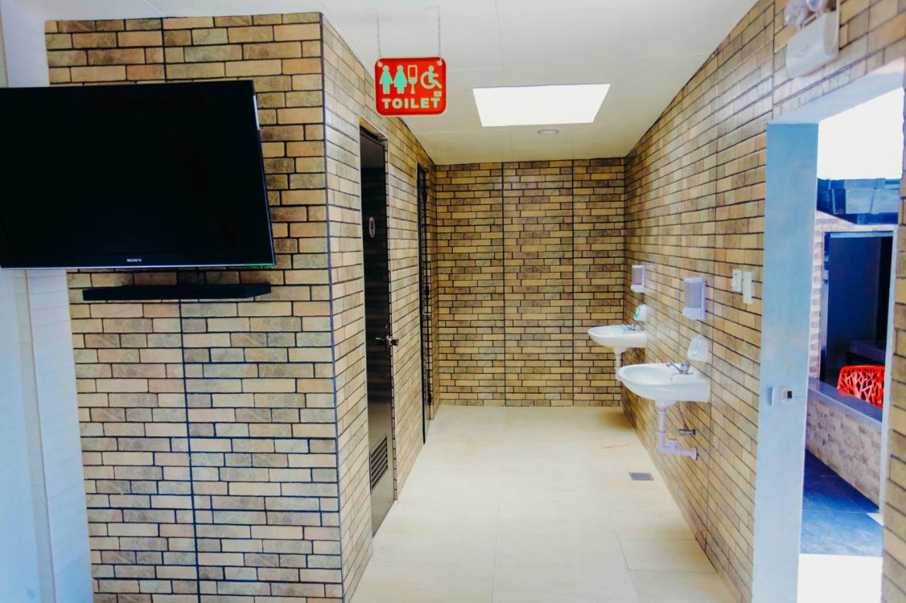 Halfway House Hostel Mactan Cebu Airport Μακτάν Εξωτερικό φωτογραφία